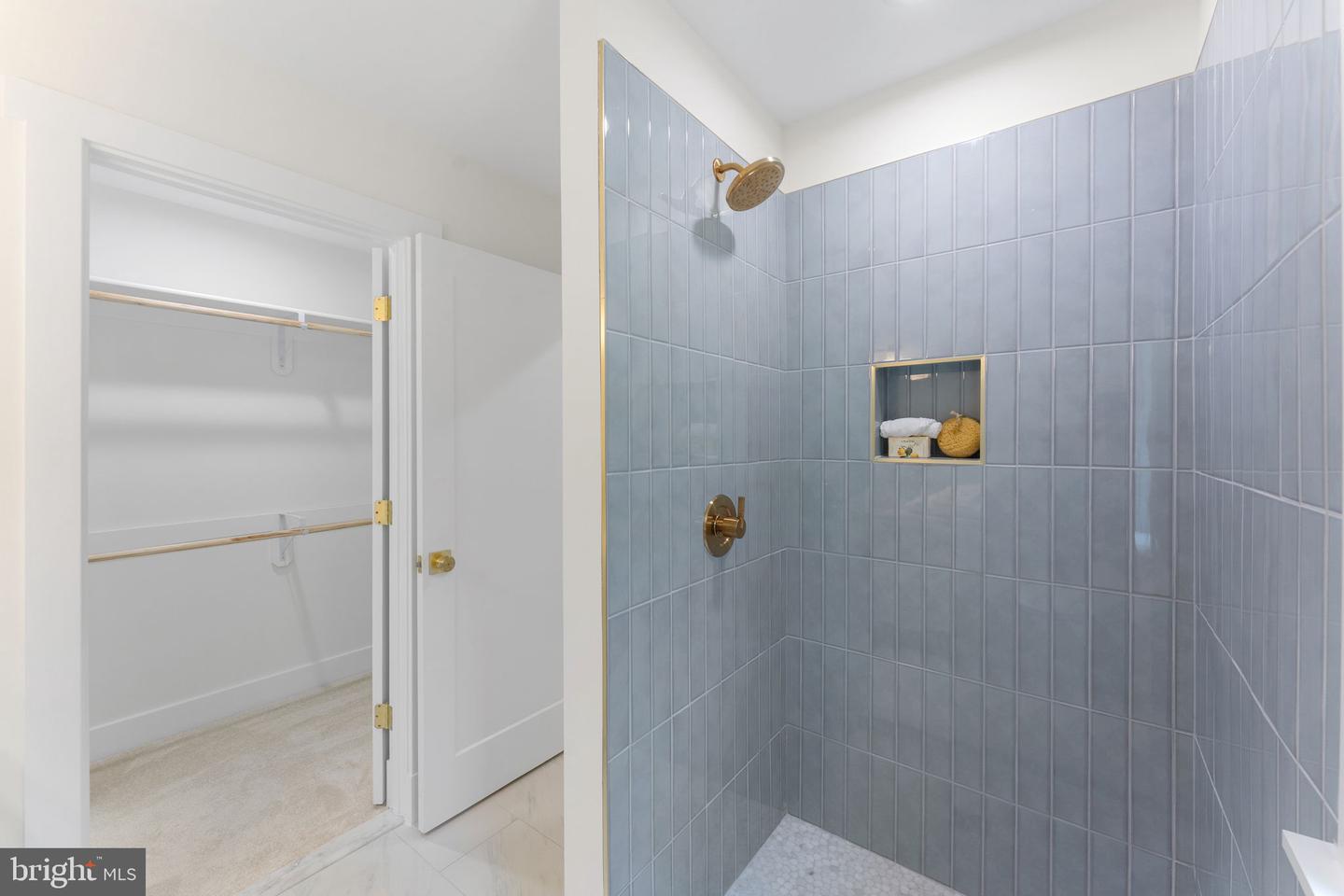 15020 STONEGATE PL, NOKESVILLE, Virginia 20181, 5 Bedrooms Bedrooms, ,4 BathroomsBathrooms,Residential,For sale,15020 STONEGATE PL,VAPW2095220 MLS # VAPW2095220