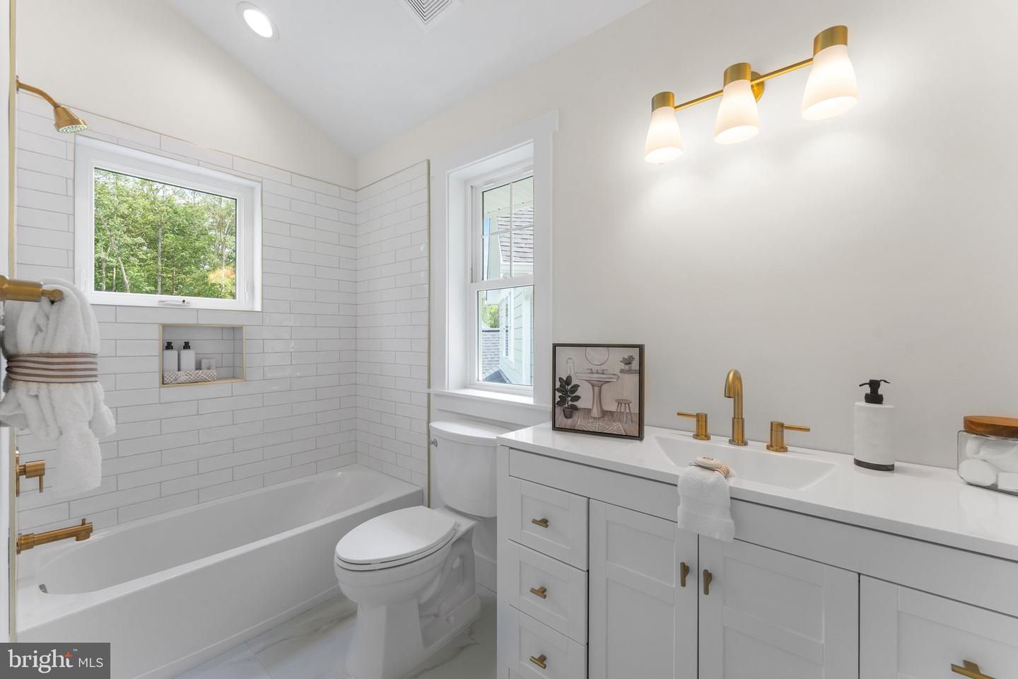 15020 STONEGATE PL, NOKESVILLE, Virginia 20181, 5 Bedrooms Bedrooms, ,4 BathroomsBathrooms,Residential,For sale,15020 STONEGATE PL,VAPW2095220 MLS # VAPW2095220