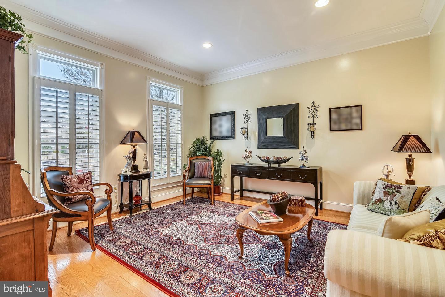 2017 WOODFORD RD, VIENNA, Virginia 22182, 5 Bedrooms Bedrooms, ,5 BathroomsBathrooms,Residential,For sale,2017 WOODFORD RD,VAFX2242374 MLS # VAFX2242374