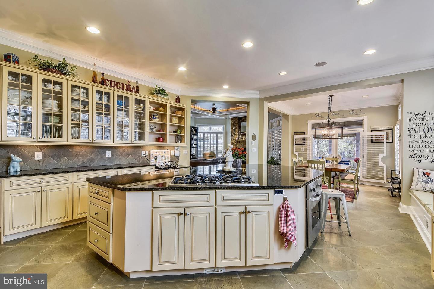2017 WOODFORD RD, VIENNA, Virginia 22182, 5 Bedrooms Bedrooms, ,5 BathroomsBathrooms,Residential,For sale,2017 WOODFORD RD,VAFX2242374 MLS # VAFX2242374