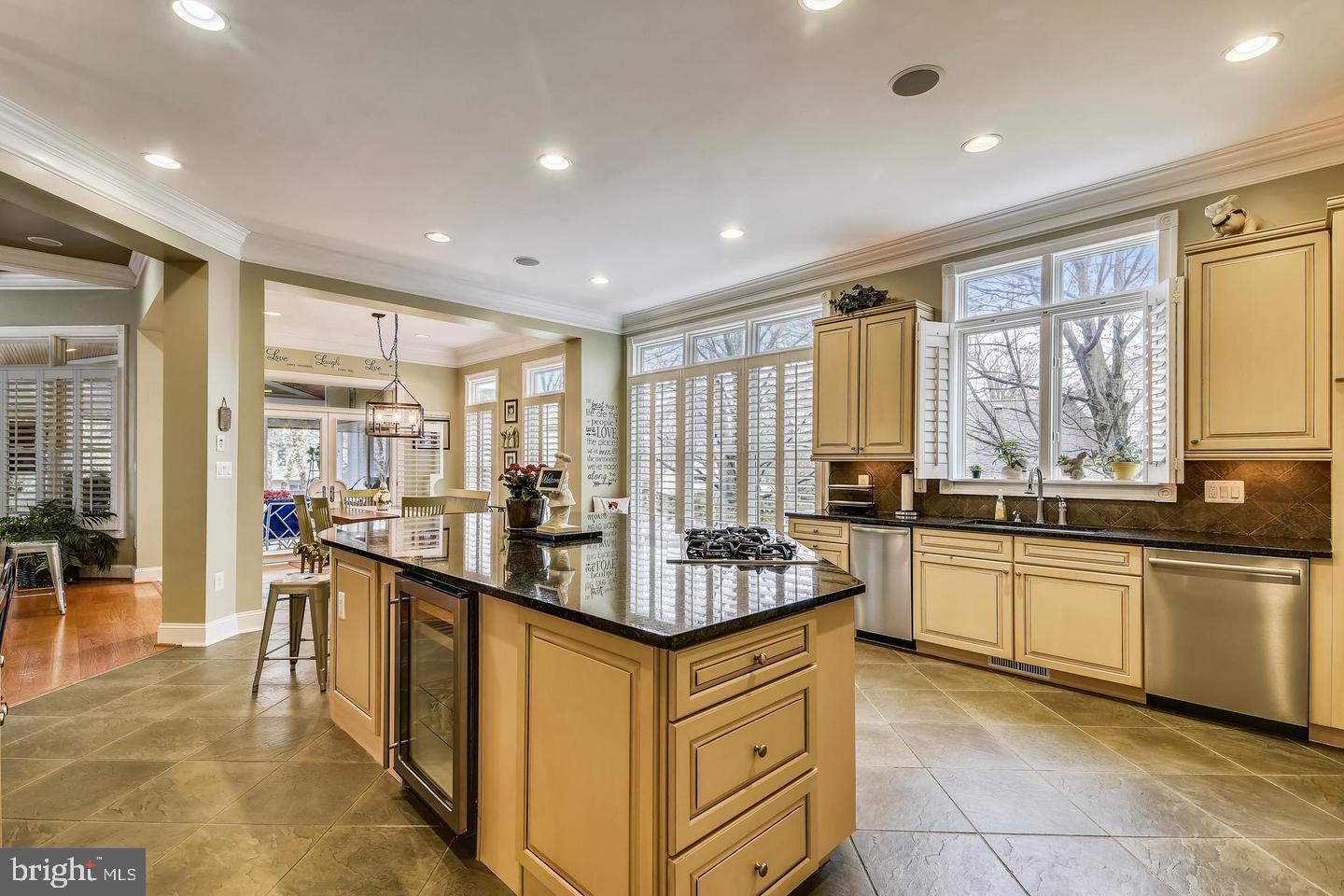 2017 WOODFORD RD, VIENNA, Virginia 22182, 5 Bedrooms Bedrooms, ,5 BathroomsBathrooms,Residential,For sale,2017 WOODFORD RD,VAFX2242374 MLS # VAFX2242374