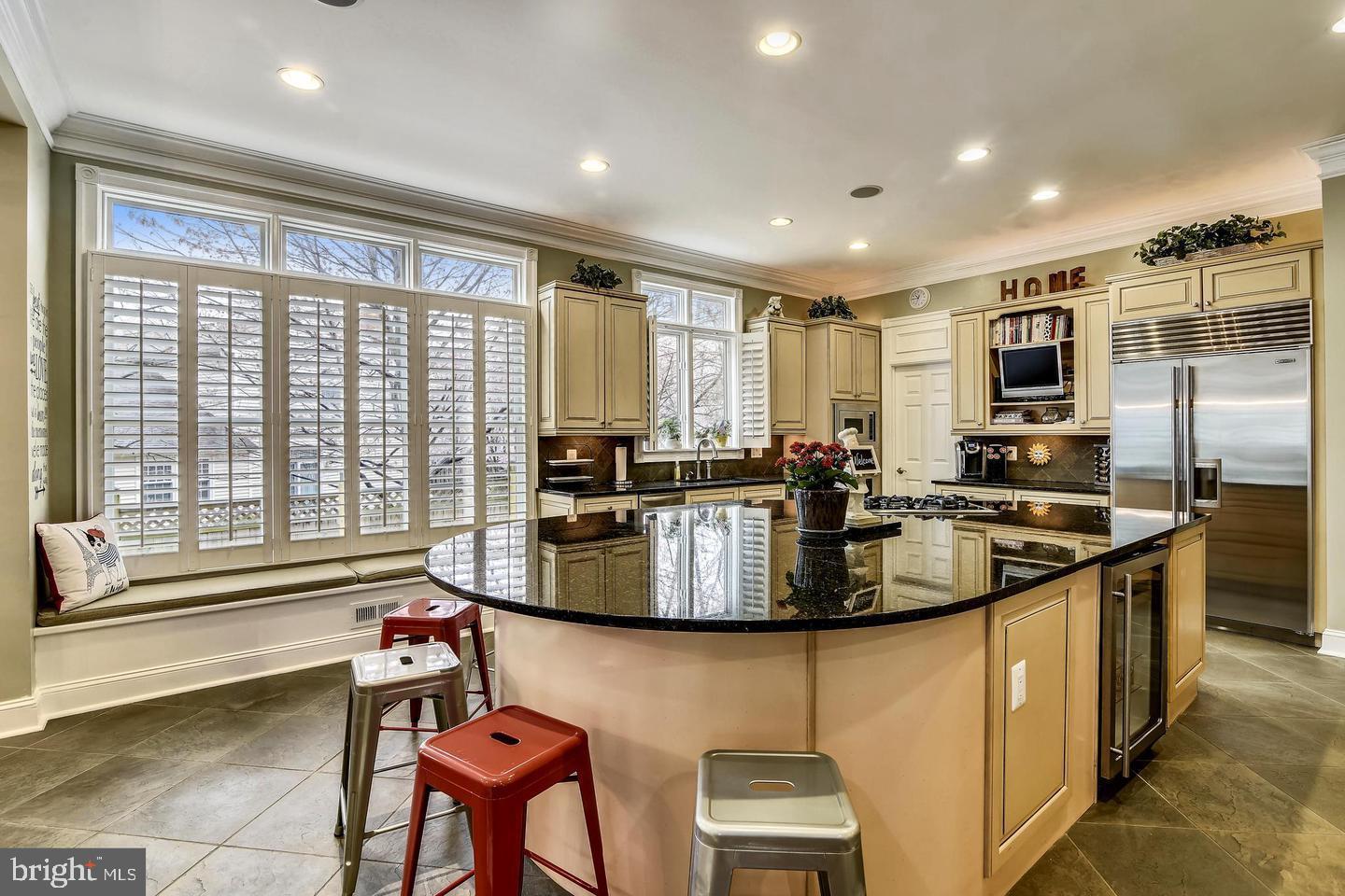 2017 WOODFORD RD, VIENNA, Virginia 22182, 5 Bedrooms Bedrooms, ,5 BathroomsBathrooms,Residential,For sale,2017 WOODFORD RD,VAFX2242374 MLS # VAFX2242374