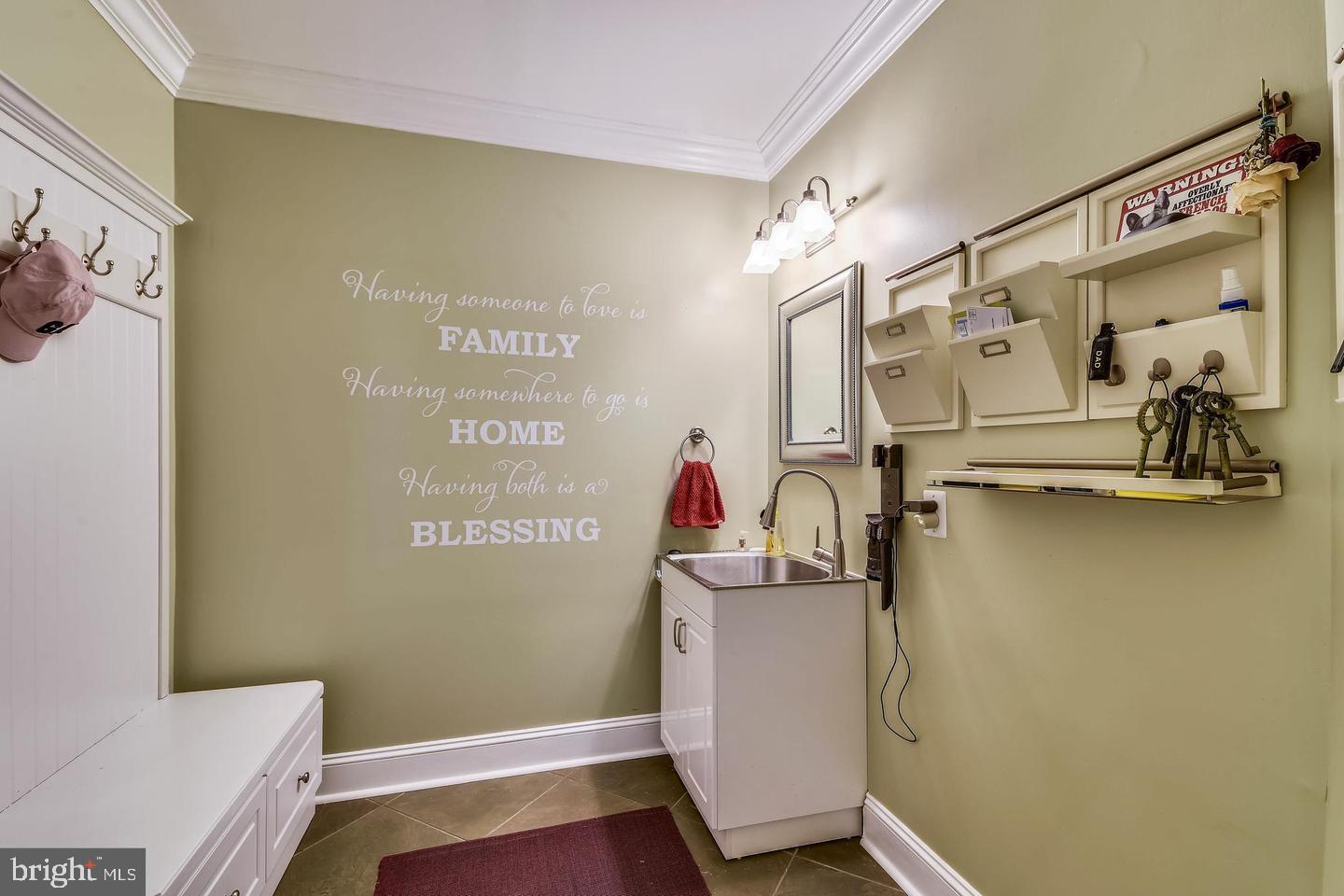 2017 WOODFORD RD, VIENNA, Virginia 22182, 5 Bedrooms Bedrooms, ,5 BathroomsBathrooms,Residential,For sale,2017 WOODFORD RD,VAFX2242374 MLS # VAFX2242374