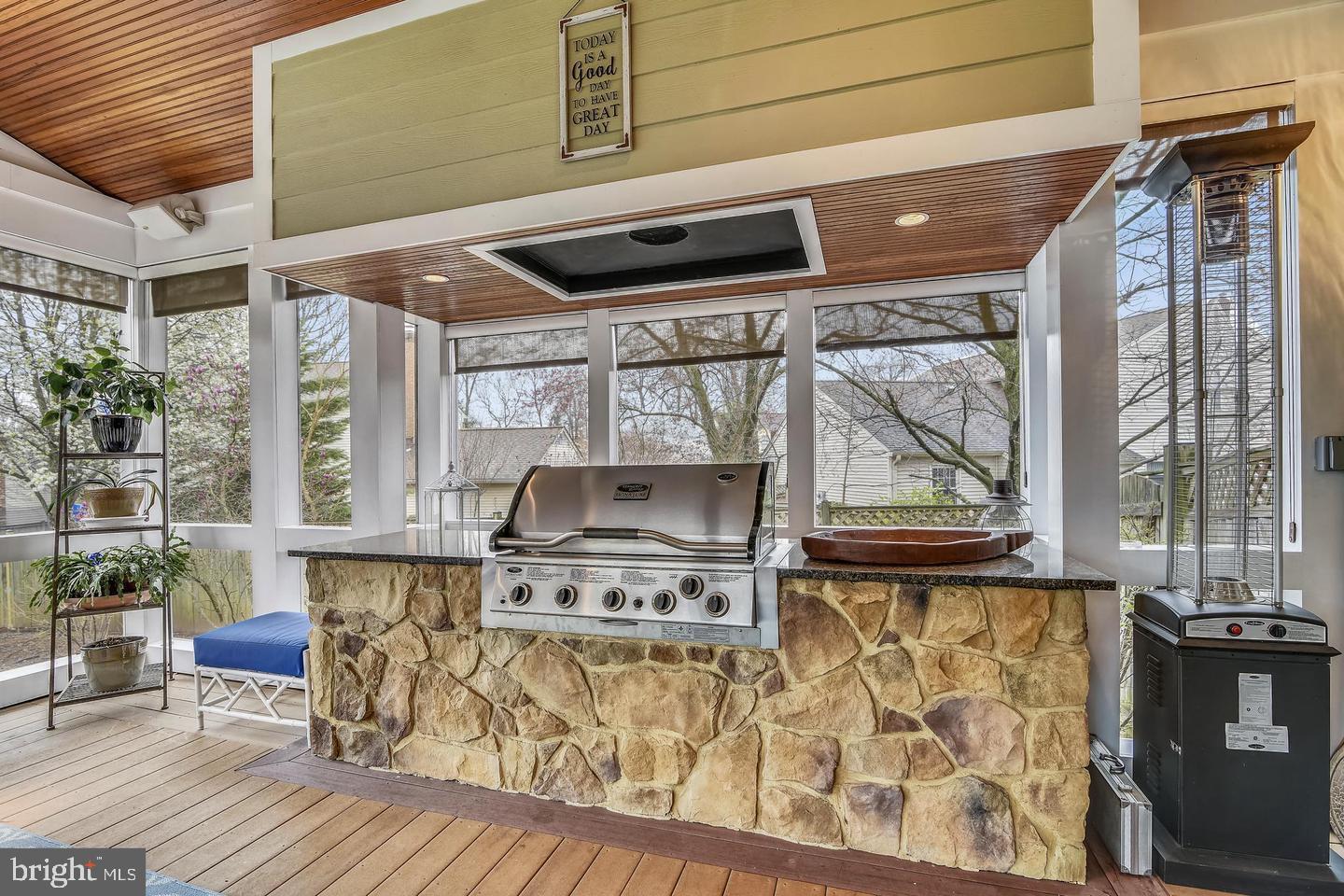 2017 WOODFORD RD, VIENNA, Virginia 22182, 5 Bedrooms Bedrooms, ,5 BathroomsBathrooms,Residential,For sale,2017 WOODFORD RD,VAFX2242374 MLS # VAFX2242374