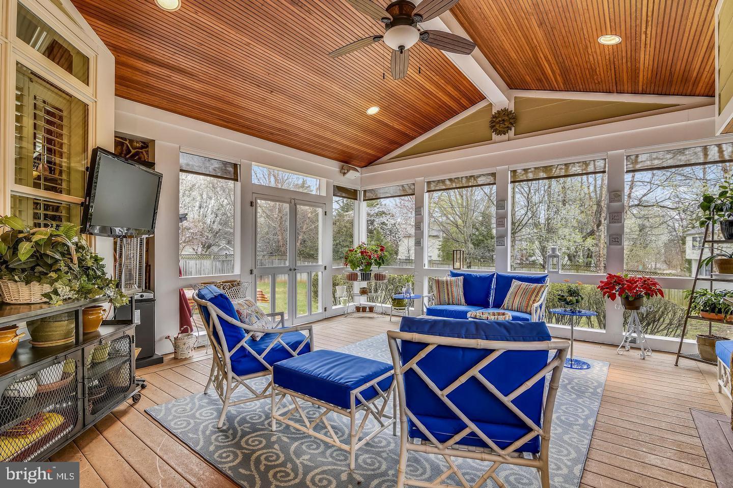 2017 WOODFORD RD, VIENNA, Virginia 22182, 5 Bedrooms Bedrooms, ,5 BathroomsBathrooms,Residential,For sale,2017 WOODFORD RD,VAFX2242374 MLS # VAFX2242374