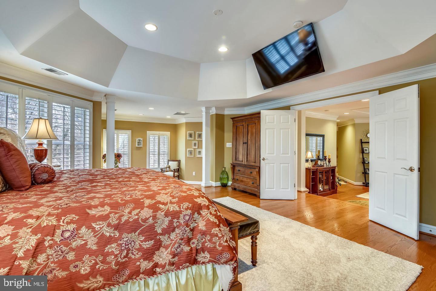 2017 WOODFORD RD, VIENNA, Virginia 22182, 5 Bedrooms Bedrooms, ,5 BathroomsBathrooms,Residential,For sale,2017 WOODFORD RD,VAFX2242374 MLS # VAFX2242374