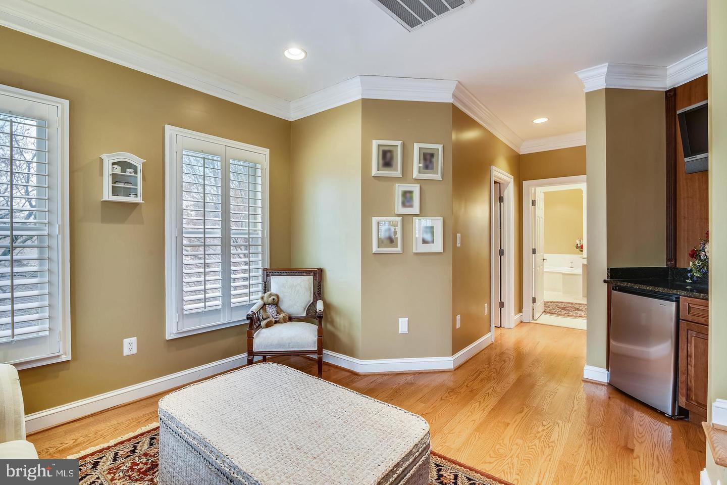 2017 WOODFORD RD, VIENNA, Virginia 22182, 5 Bedrooms Bedrooms, ,5 BathroomsBathrooms,Residential,For sale,2017 WOODFORD RD,VAFX2242374 MLS # VAFX2242374