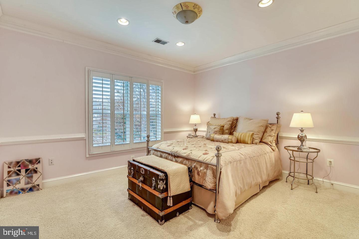 2017 WOODFORD RD, VIENNA, Virginia 22182, 5 Bedrooms Bedrooms, ,5 BathroomsBathrooms,Residential,For sale,2017 WOODFORD RD,VAFX2242374 MLS # VAFX2242374