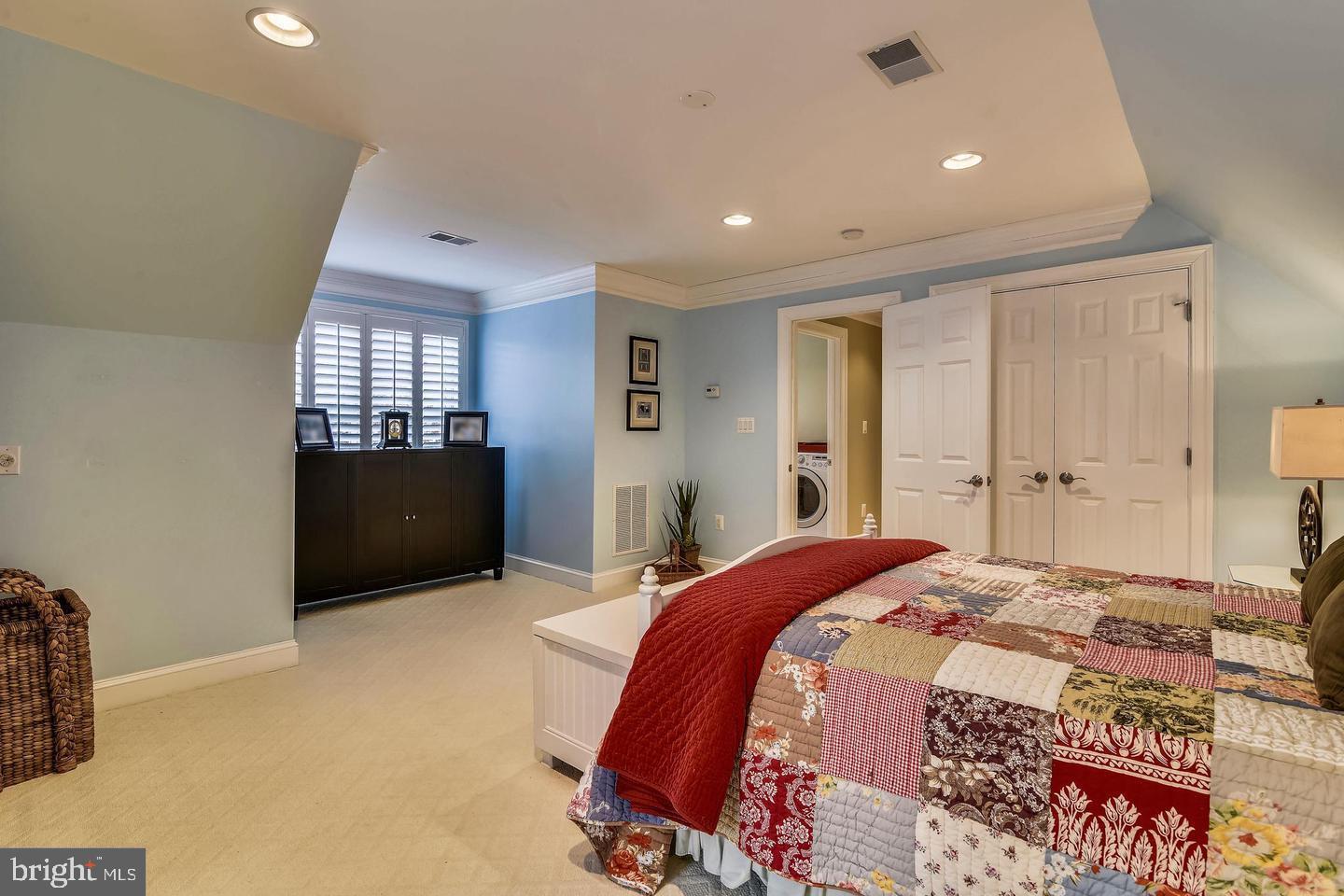 2017 WOODFORD RD, VIENNA, Virginia 22182, 5 Bedrooms Bedrooms, ,5 BathroomsBathrooms,Residential,For sale,2017 WOODFORD RD,VAFX2242374 MLS # VAFX2242374