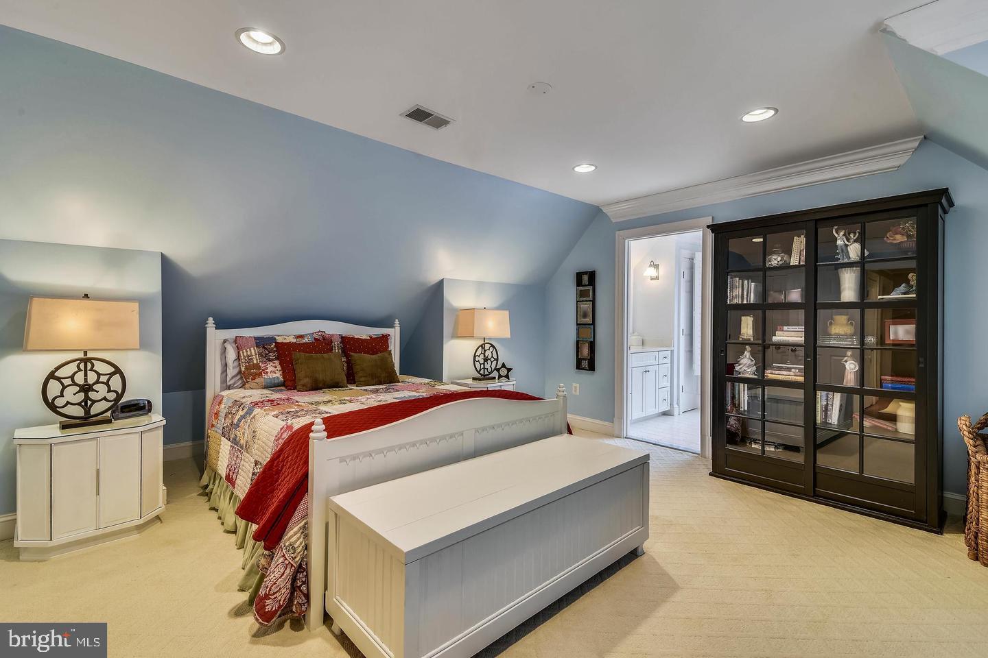 2017 WOODFORD RD, VIENNA, Virginia 22182, 5 Bedrooms Bedrooms, ,5 BathroomsBathrooms,Residential,For sale,2017 WOODFORD RD,VAFX2242374 MLS # VAFX2242374