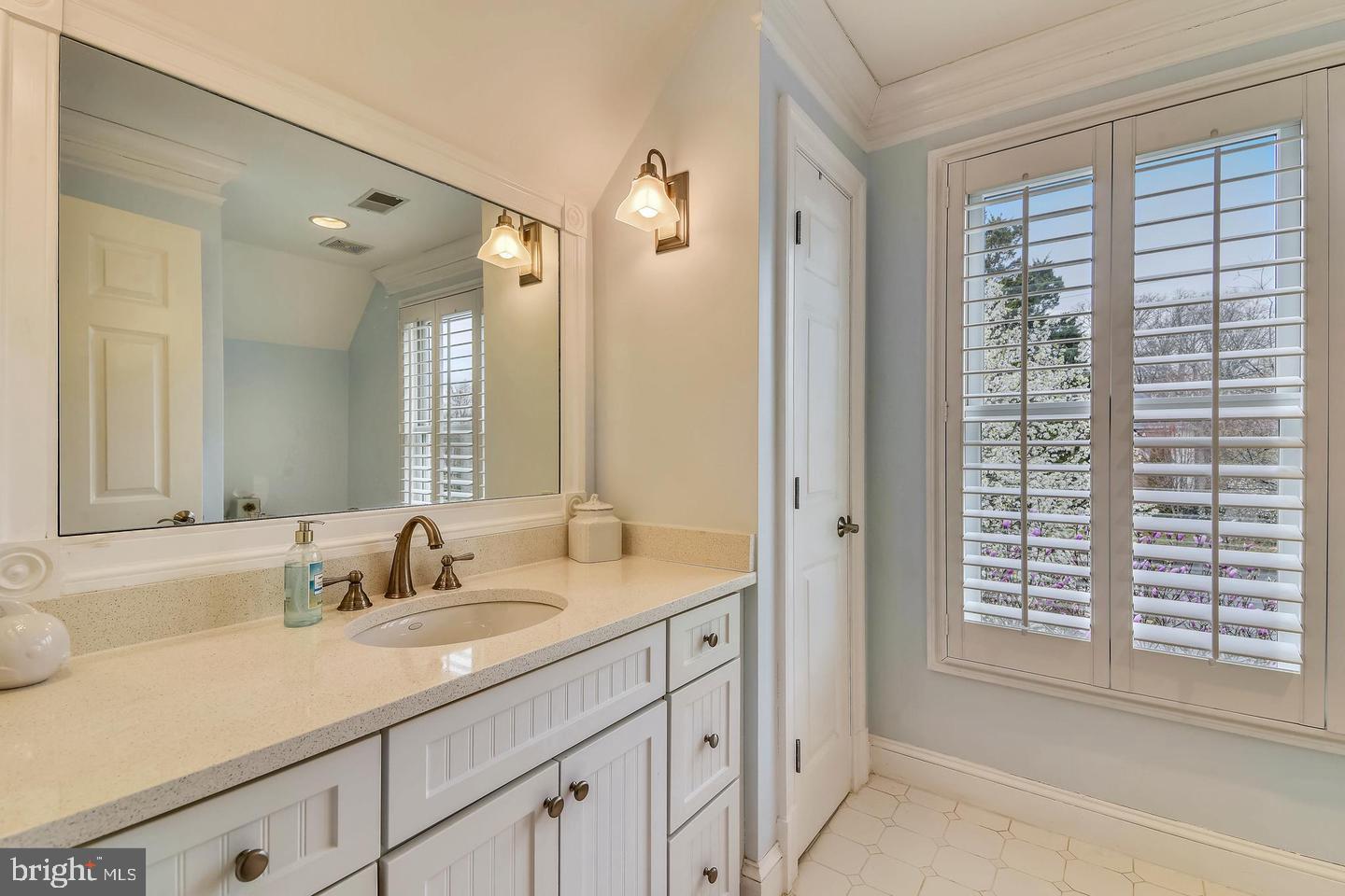 2017 WOODFORD RD, VIENNA, Virginia 22182, 5 Bedrooms Bedrooms, ,5 BathroomsBathrooms,Residential,For sale,2017 WOODFORD RD,VAFX2242374 MLS # VAFX2242374
