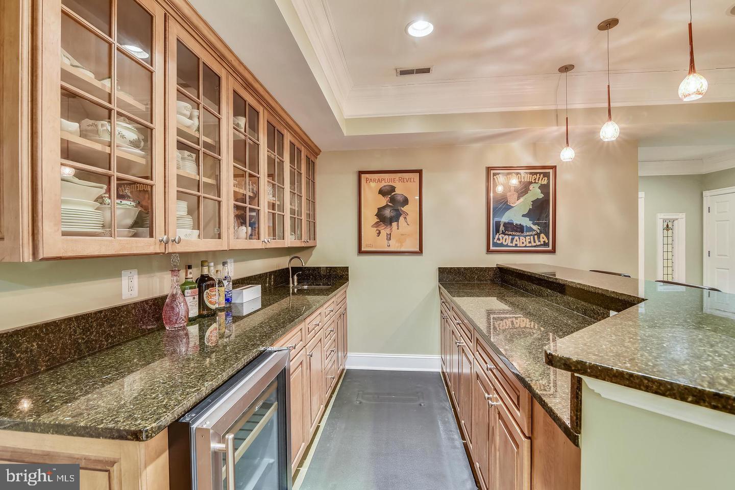 2017 WOODFORD RD, VIENNA, Virginia 22182, 5 Bedrooms Bedrooms, ,5 BathroomsBathrooms,Residential,For sale,2017 WOODFORD RD,VAFX2242374 MLS # VAFX2242374