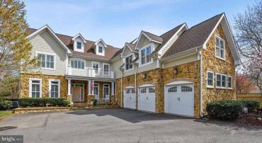 2017 WOODFORD RD, VIENNA, Virginia 22182, 5 Bedrooms Bedrooms, ,5 BathroomsBathrooms,Residential,For sale,2017 WOODFORD RD,VAFX2242374 MLS # VAFX2242374