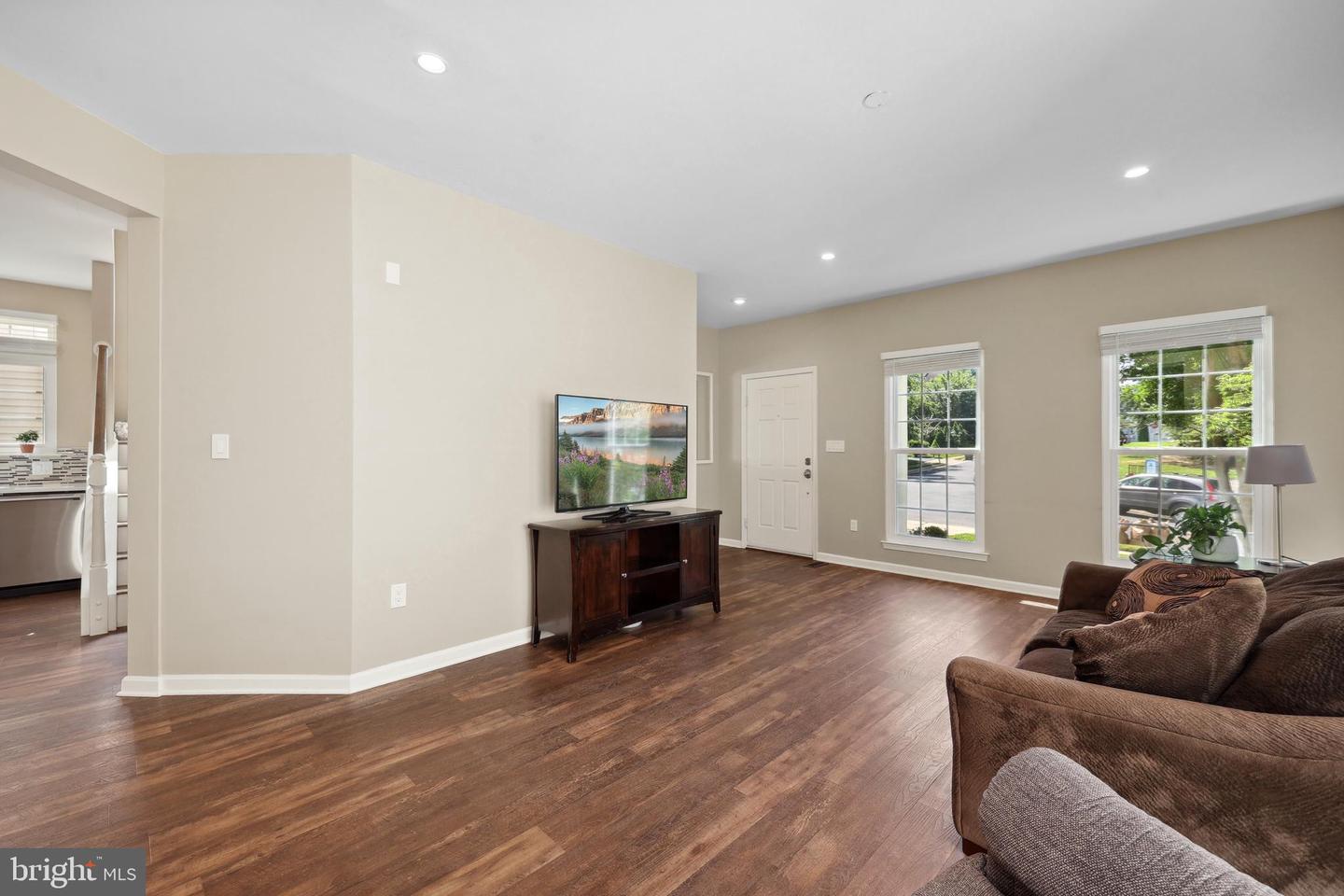 9239 GREENSHIRE DR, MANASSAS PARK, Virginia 20111, 4 Bedrooms Bedrooms, ,3 BathroomsBathrooms,Residential,For sale,9239 GREENSHIRE DR,VAMP2003054 MLS # VAMP2003054
