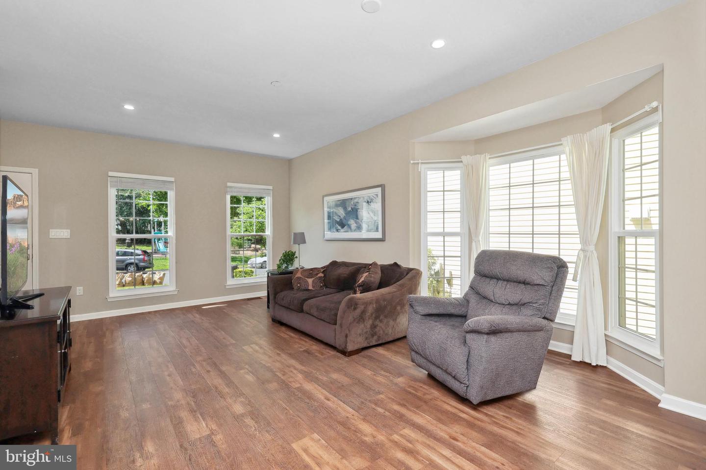 9239 GREENSHIRE DR, MANASSAS PARK, Virginia 20111, 4 Bedrooms Bedrooms, ,3 BathroomsBathrooms,Residential,For sale,9239 GREENSHIRE DR,VAMP2003054 MLS # VAMP2003054