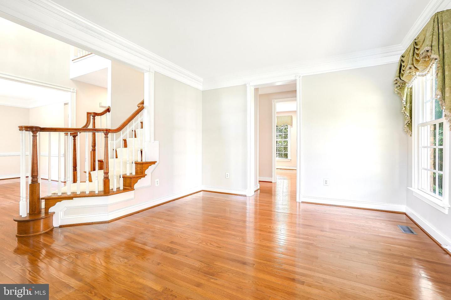 3530 SCHUERMAN HOUSE DR, FAIRFAX, Virginia 22031, 5 Bedrooms Bedrooms, ,4 BathroomsBathrooms,Residential,For sale,3530 SCHUERMAN HOUSE DR,VAFC2006376 MLS # VAFC2006376