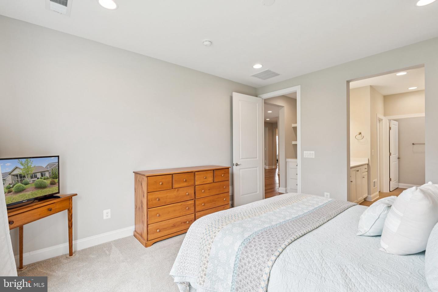 123 MALLARD DR, LAKE FREDERICK, Virginia 22630, 2 Bedrooms Bedrooms, ,2 BathroomsBathrooms,Residential,For sale,123 MALLARD DR,VAFV2034428 MLS # VAFV2034428