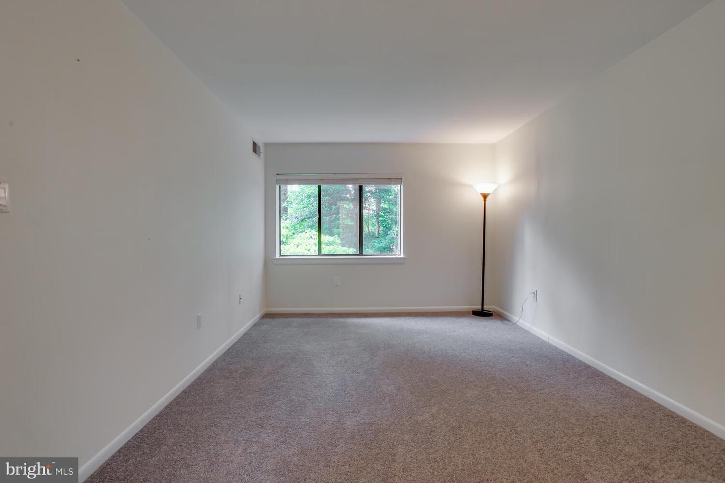 11729 LEDURA CT #202, RESTON, Virginia 20191, 3 Bedrooms Bedrooms, ,2 BathroomsBathrooms,Residential,For sale,11729 LEDURA CT #202,VAFX2243404 MLS # VAFX2243404