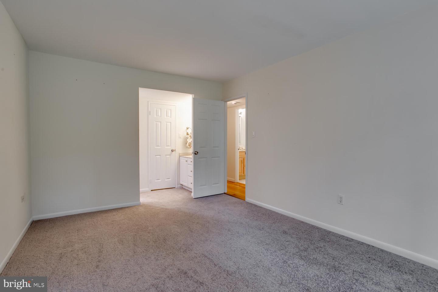 11729 LEDURA CT #202, RESTON, Virginia 20191, 3 Bedrooms Bedrooms, ,2 BathroomsBathrooms,Residential,For sale,11729 LEDURA CT #202,VAFX2243404 MLS # VAFX2243404