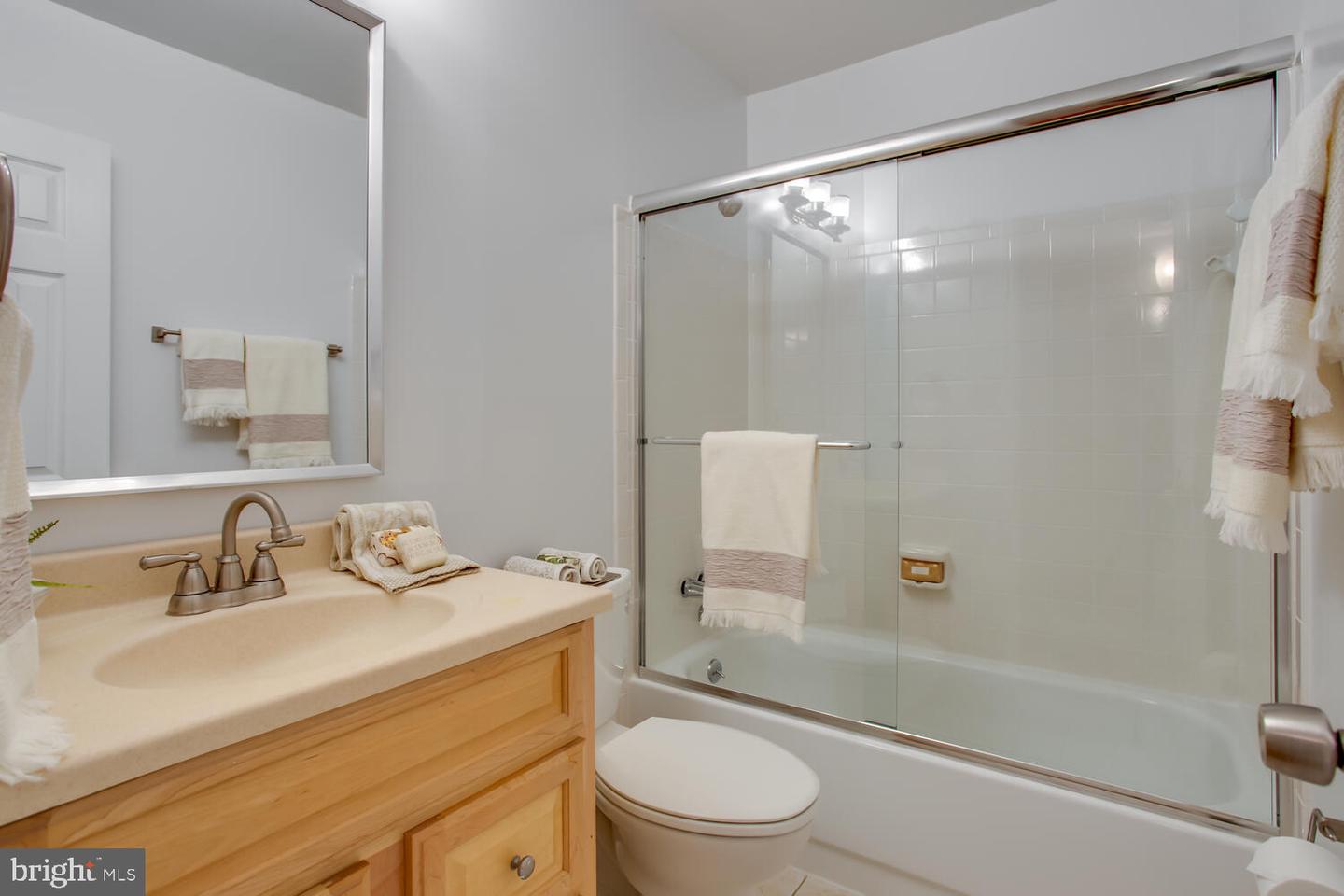 11729 LEDURA CT #202, RESTON, Virginia 20191, 3 Bedrooms Bedrooms, ,2 BathroomsBathrooms,Residential,For sale,11729 LEDURA CT #202,VAFX2243404 MLS # VAFX2243404