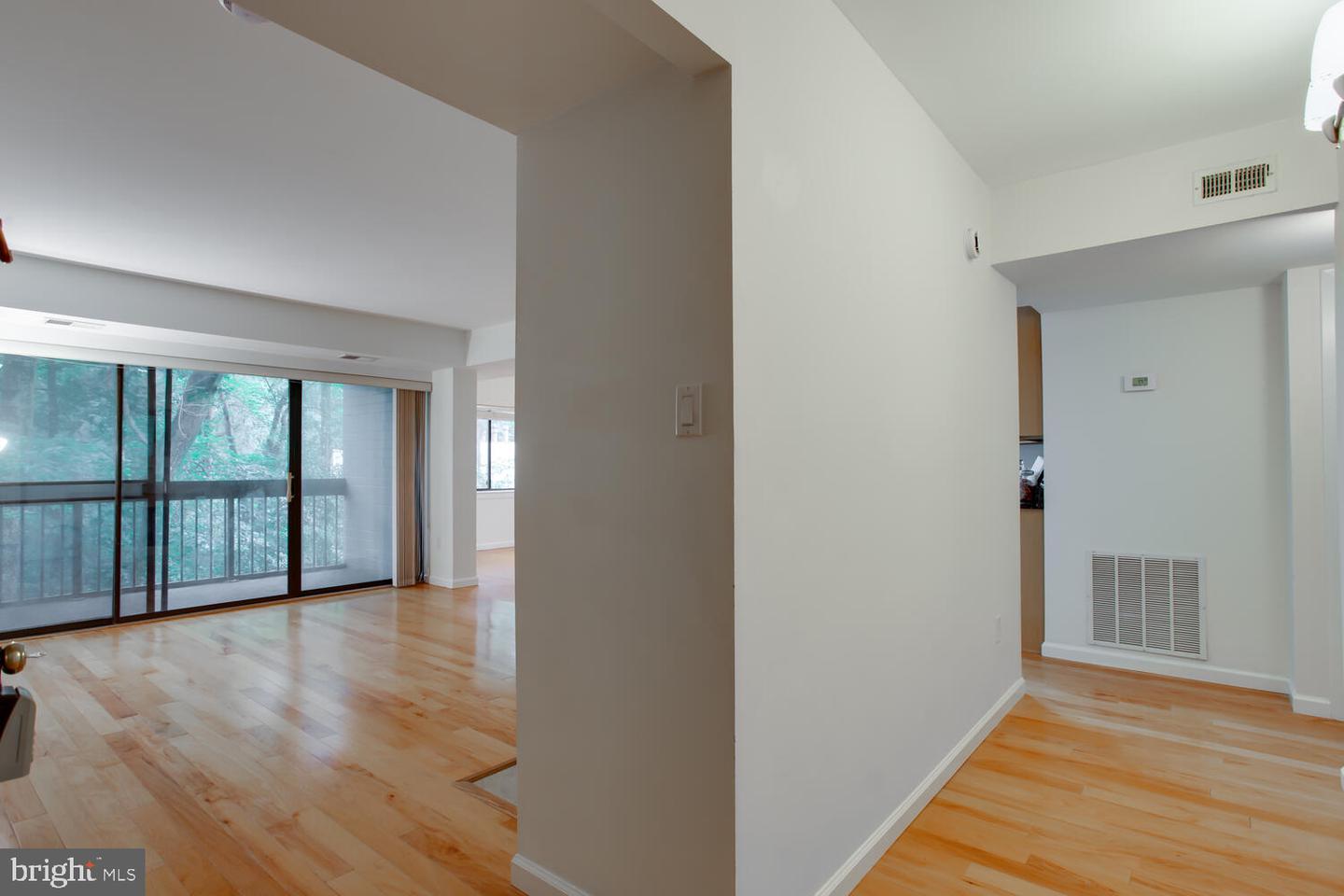 11729 LEDURA CT #202, RESTON, Virginia 20191, 3 Bedrooms Bedrooms, ,2 BathroomsBathrooms,Residential,For sale,11729 LEDURA CT #202,VAFX2243404 MLS # VAFX2243404