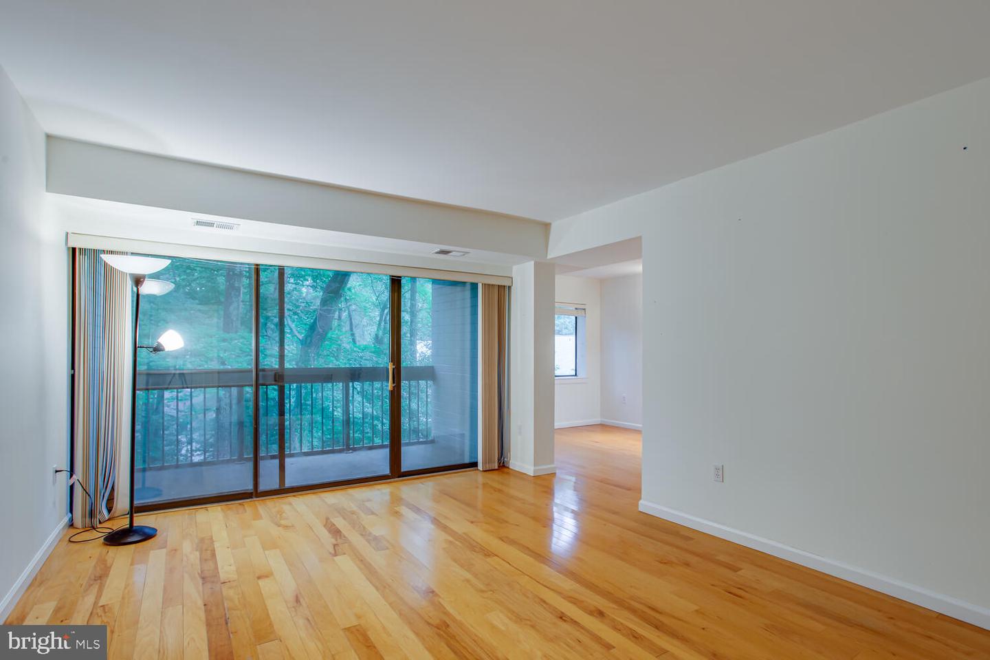 11729 LEDURA CT #202, RESTON, Virginia 20191, 3 Bedrooms Bedrooms, ,2 BathroomsBathrooms,Residential,For sale,11729 LEDURA CT #202,VAFX2243404 MLS # VAFX2243404