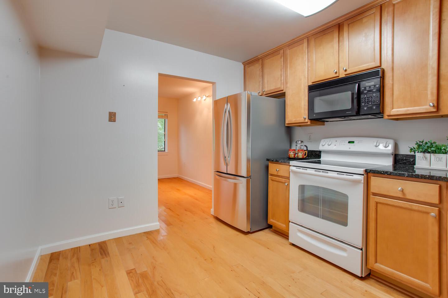 11729 LEDURA CT #202, RESTON, Virginia 20191, 3 Bedrooms Bedrooms, ,2 BathroomsBathrooms,Residential,For sale,11729 LEDURA CT #202,VAFX2243404 MLS # VAFX2243404
