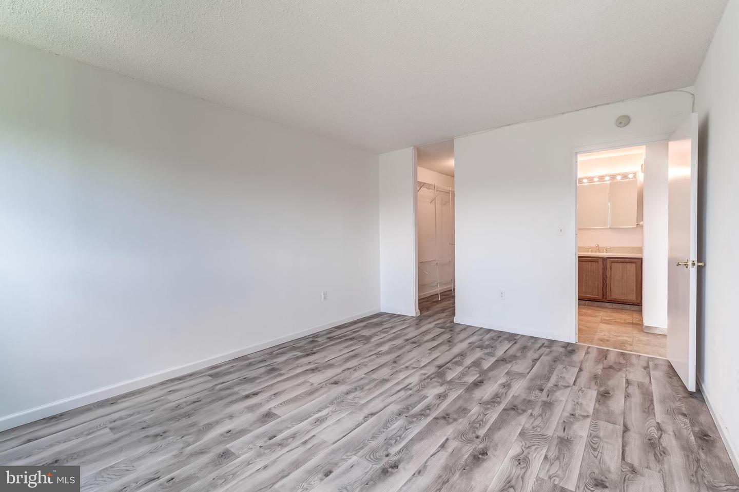 1225 MARTHA CUSTIS DR #1210, ALEXANDRIA, Virginia 22302, 1 Bedroom Bedrooms, ,1 BathroomBathrooms,Residential,For sale,1225 MARTHA CUSTIS DR #1210,VAAX2045888 MLS # VAAX2045888