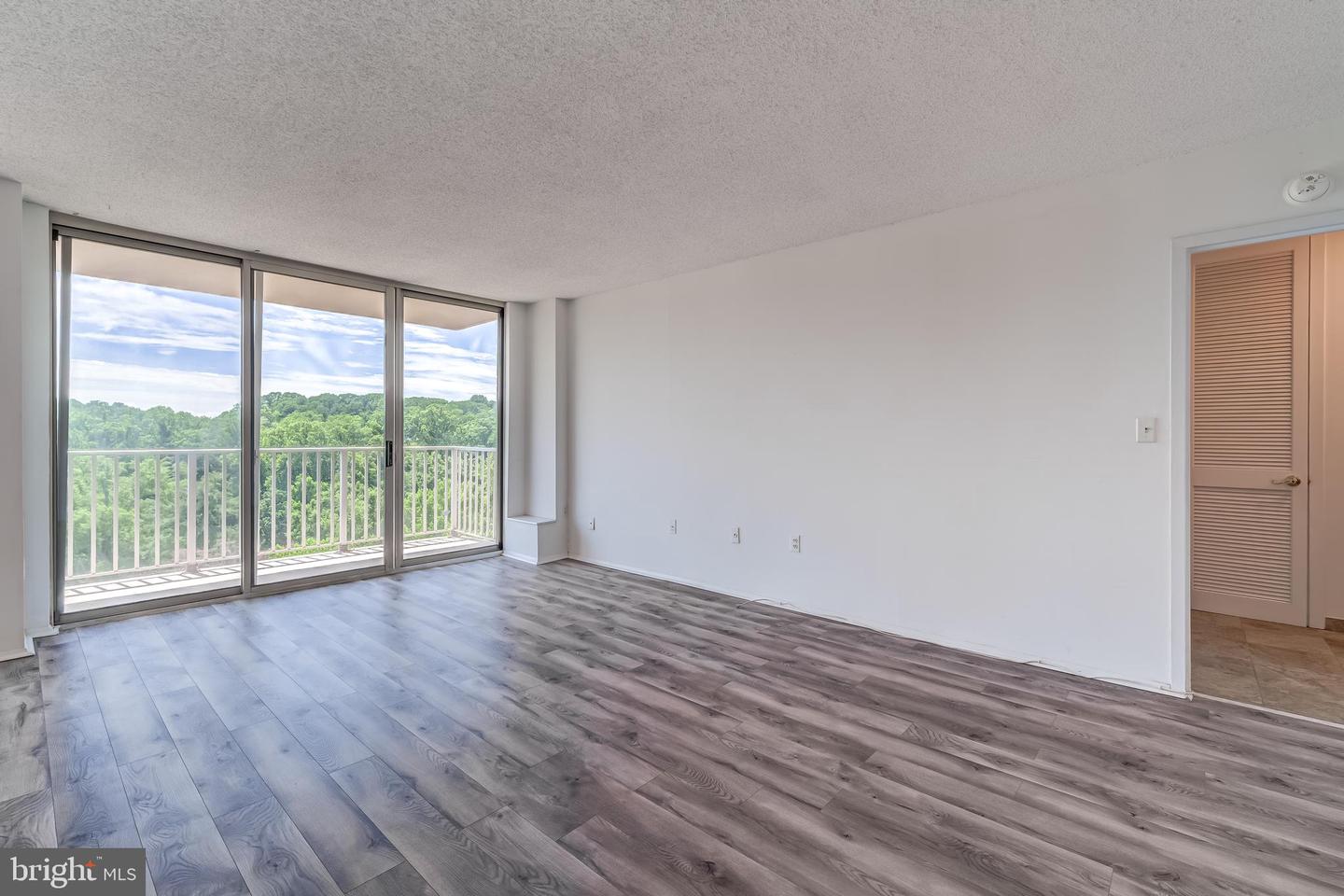 1225 MARTHA CUSTIS DR #1210, ALEXANDRIA, Virginia 22302, 1 Bedroom Bedrooms, ,1 BathroomBathrooms,Residential,For sale,1225 MARTHA CUSTIS DR #1210,VAAX2045888 MLS # VAAX2045888