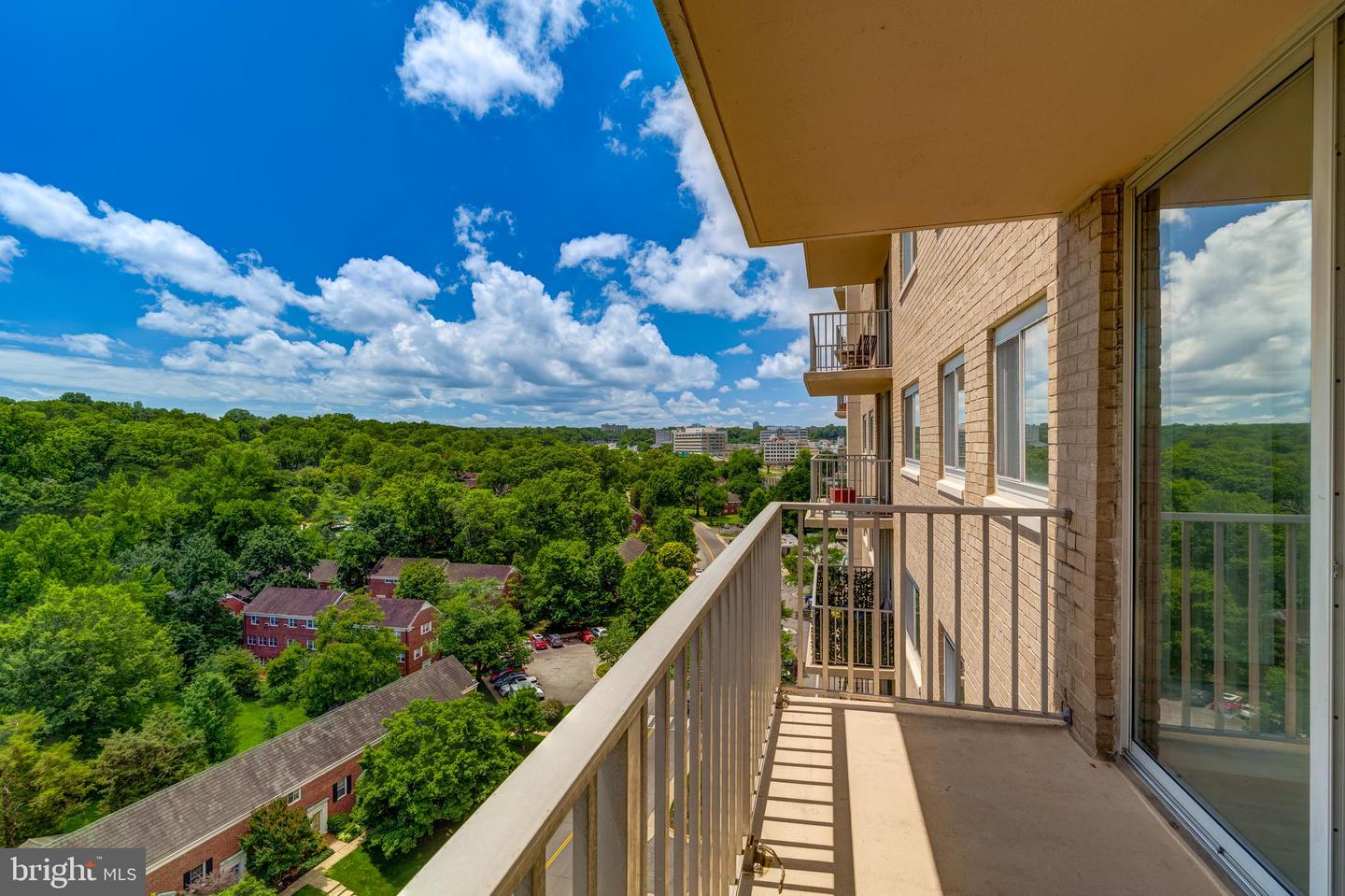 1225 MARTHA CUSTIS DR #1210, ALEXANDRIA, Virginia 22302, 1 Bedroom Bedrooms, ,1 BathroomBathrooms,Residential,For sale,1225 MARTHA CUSTIS DR #1210,VAAX2045888 MLS # VAAX2045888