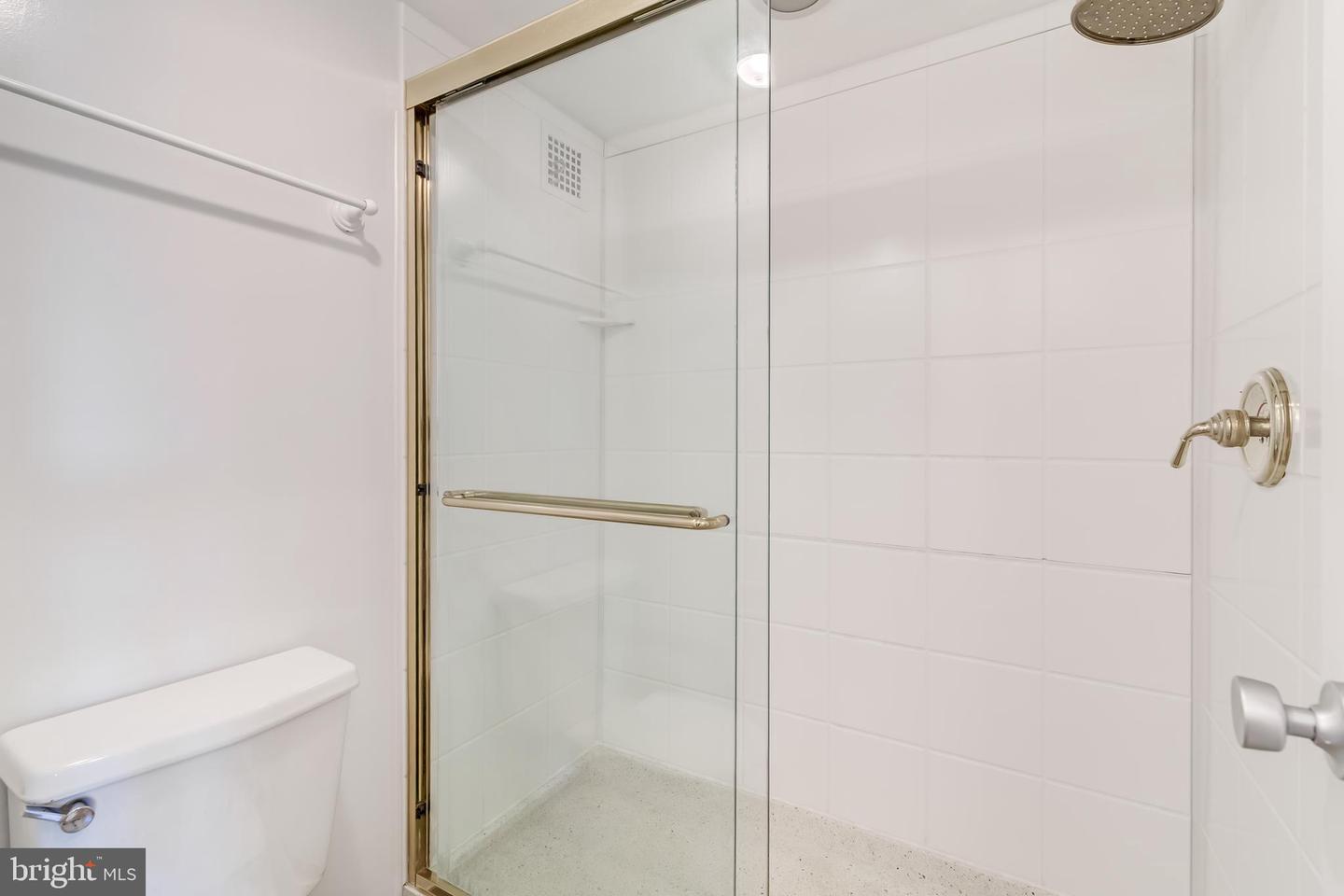 1225 MARTHA CUSTIS DR #1210, ALEXANDRIA, Virginia 22302, 1 Bedroom Bedrooms, ,1 BathroomBathrooms,Residential,For sale,1225 MARTHA CUSTIS DR #1210,VAAX2045888 MLS # VAAX2045888