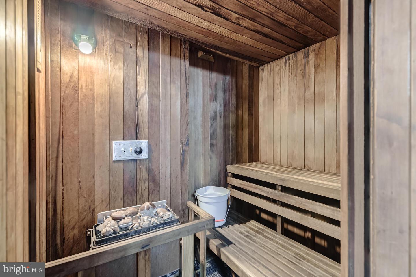 1225 MARTHA CUSTIS DR #1210, ALEXANDRIA, Virginia 22302, 1 Bedroom Bedrooms, ,1 BathroomBathrooms,Residential,For sale,1225 MARTHA CUSTIS DR #1210,VAAX2045888 MLS # VAAX2045888