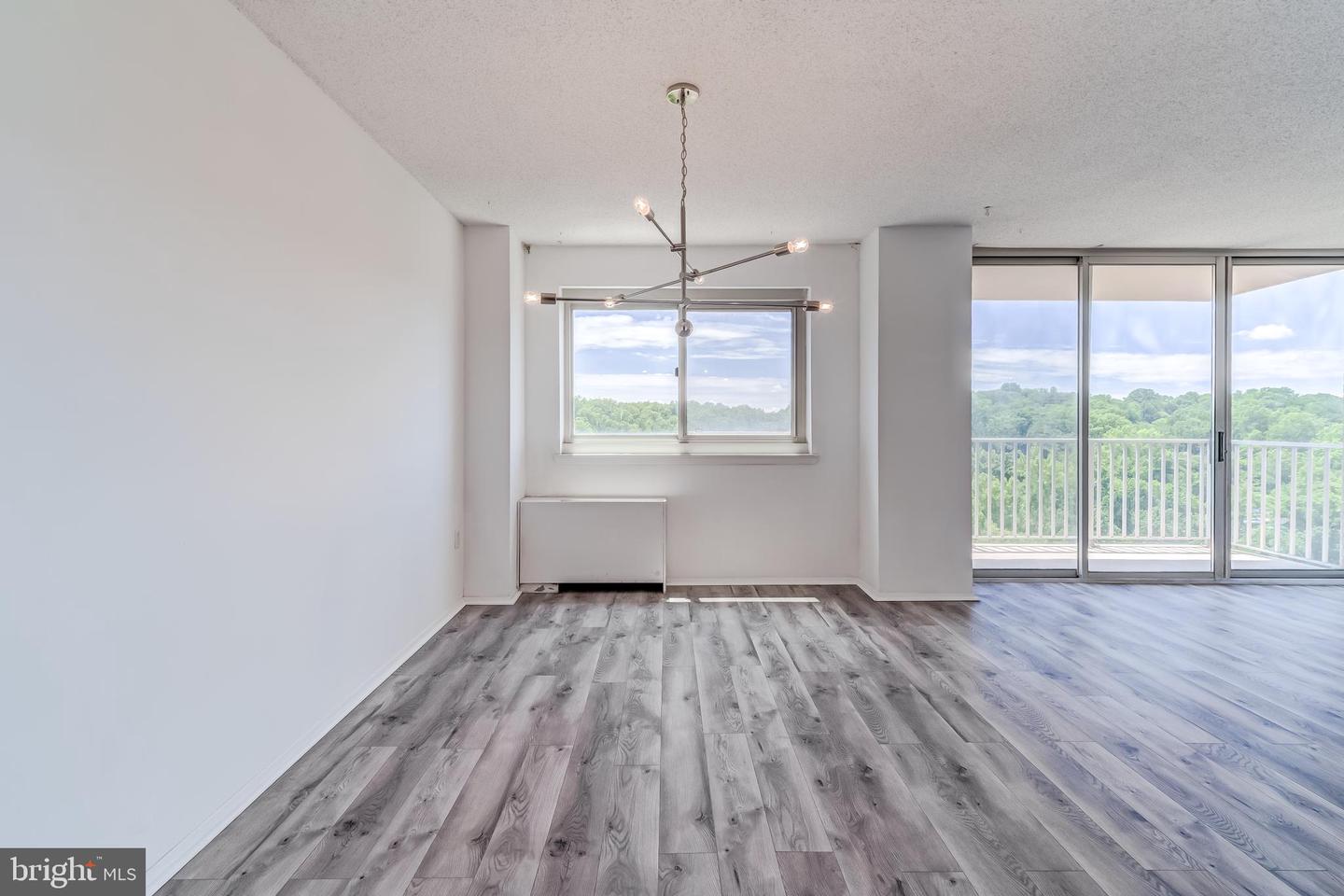 1225 MARTHA CUSTIS DR #1210, ALEXANDRIA, Virginia 22302, 1 Bedroom Bedrooms, ,1 BathroomBathrooms,Residential,For sale,1225 MARTHA CUSTIS DR #1210,VAAX2045888 MLS # VAAX2045888
