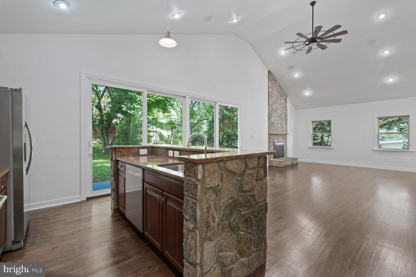 6106 HOUSTON CT, ALEXANDRIA, Virginia 22310, 2 Bedrooms Bedrooms, ,2 BathroomsBathrooms,Residential,For sale,6106 HOUSTON CT,VAFX2244408 MLS # VAFX2244408