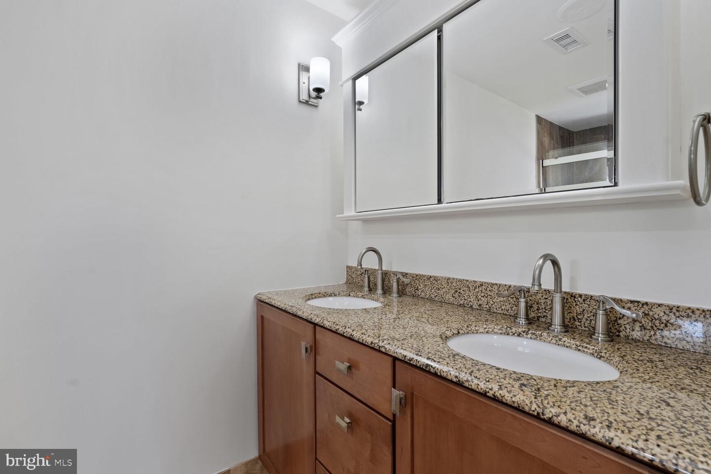 6106 HOUSTON CT, ALEXANDRIA, Virginia 22310, 2 Bedrooms Bedrooms, ,2 BathroomsBathrooms,Residential,For sale,6106 HOUSTON CT,VAFX2244408 MLS # VAFX2244408