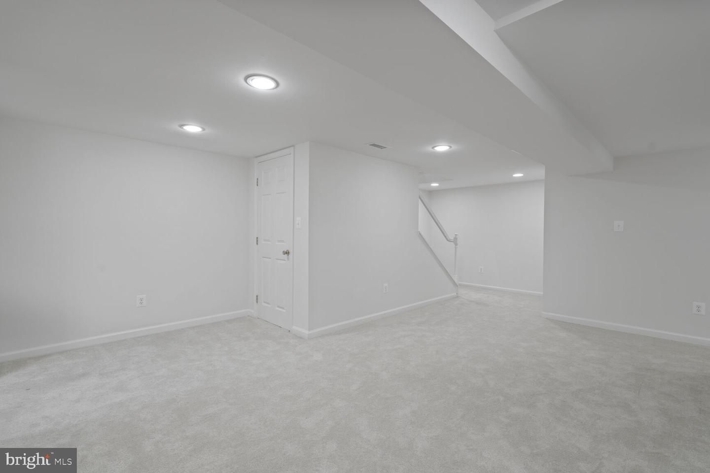 6106 HOUSTON CT, ALEXANDRIA, Virginia 22310, 2 Bedrooms Bedrooms, ,2 BathroomsBathrooms,Residential,For sale,6106 HOUSTON CT,VAFX2244408 MLS # VAFX2244408