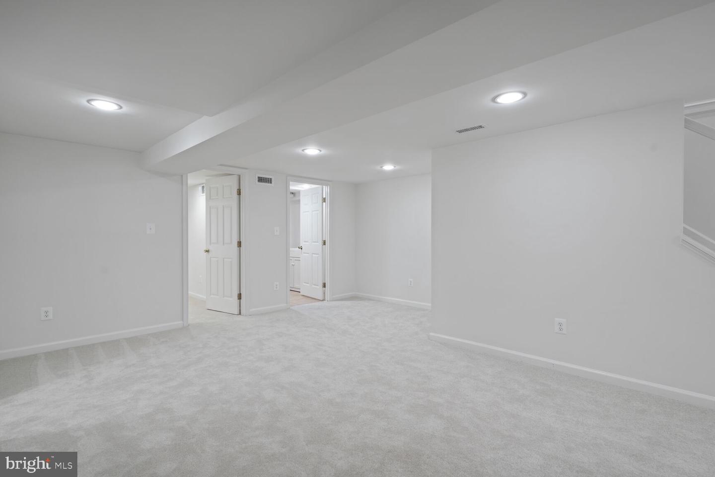 6106 HOUSTON CT, ALEXANDRIA, Virginia 22310, 2 Bedrooms Bedrooms, ,2 BathroomsBathrooms,Residential,For sale,6106 HOUSTON CT,VAFX2244408 MLS # VAFX2244408