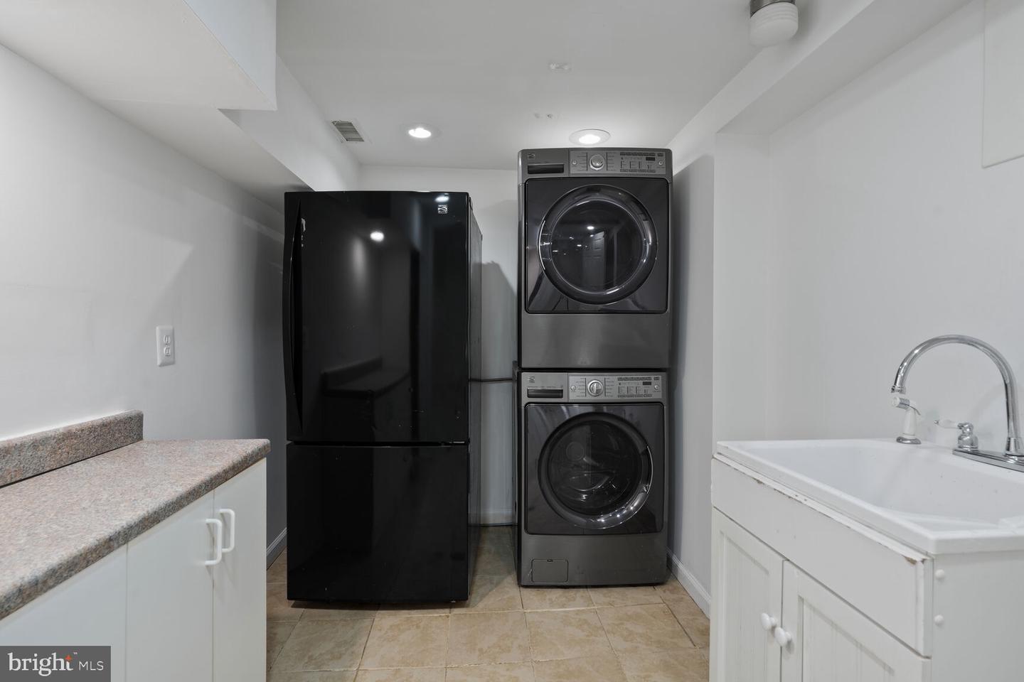 6106 HOUSTON CT, ALEXANDRIA, Virginia 22310, 2 Bedrooms Bedrooms, ,2 BathroomsBathrooms,Residential,For sale,6106 HOUSTON CT,VAFX2244408 MLS # VAFX2244408