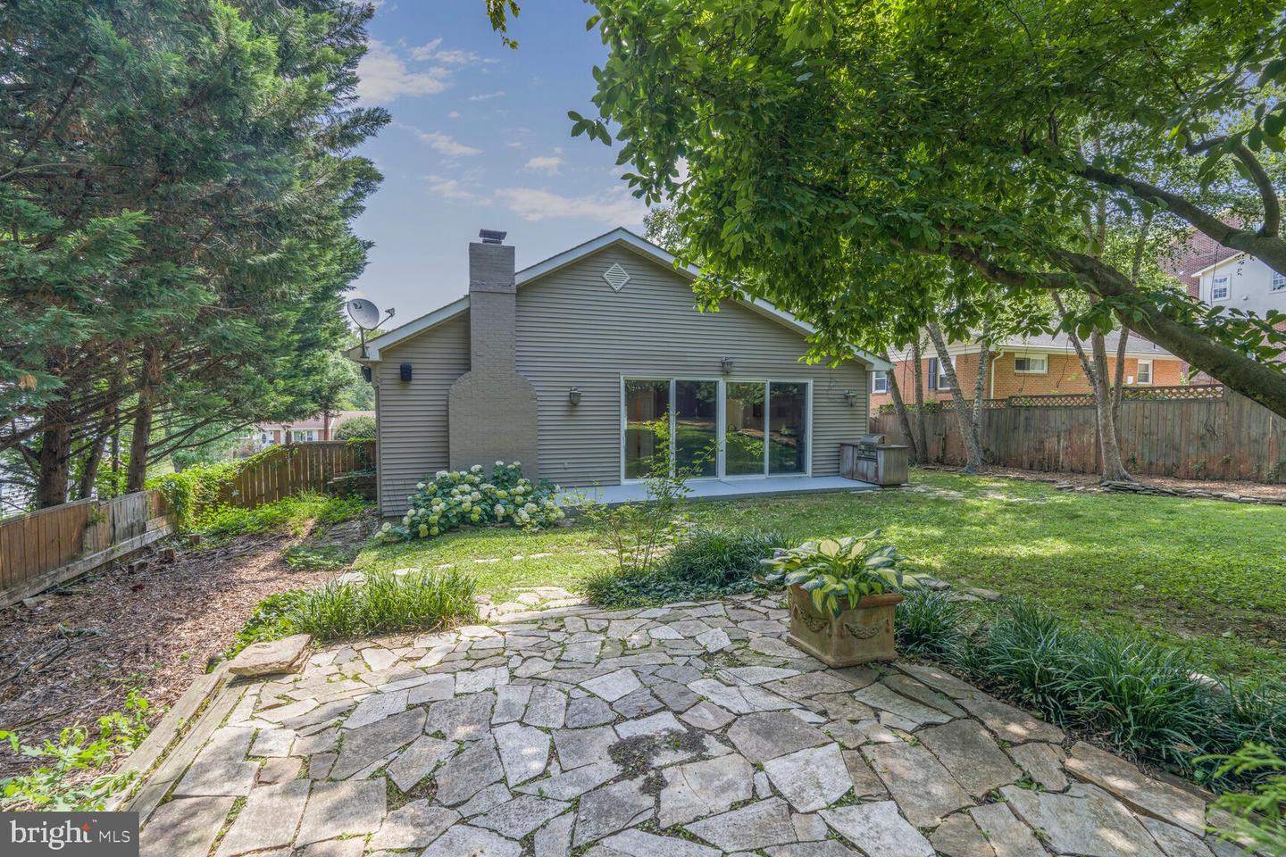 6106 HOUSTON CT, ALEXANDRIA, Virginia 22310, 2 Bedrooms Bedrooms, ,2 BathroomsBathrooms,Residential,For sale,6106 HOUSTON CT,VAFX2244408 MLS # VAFX2244408