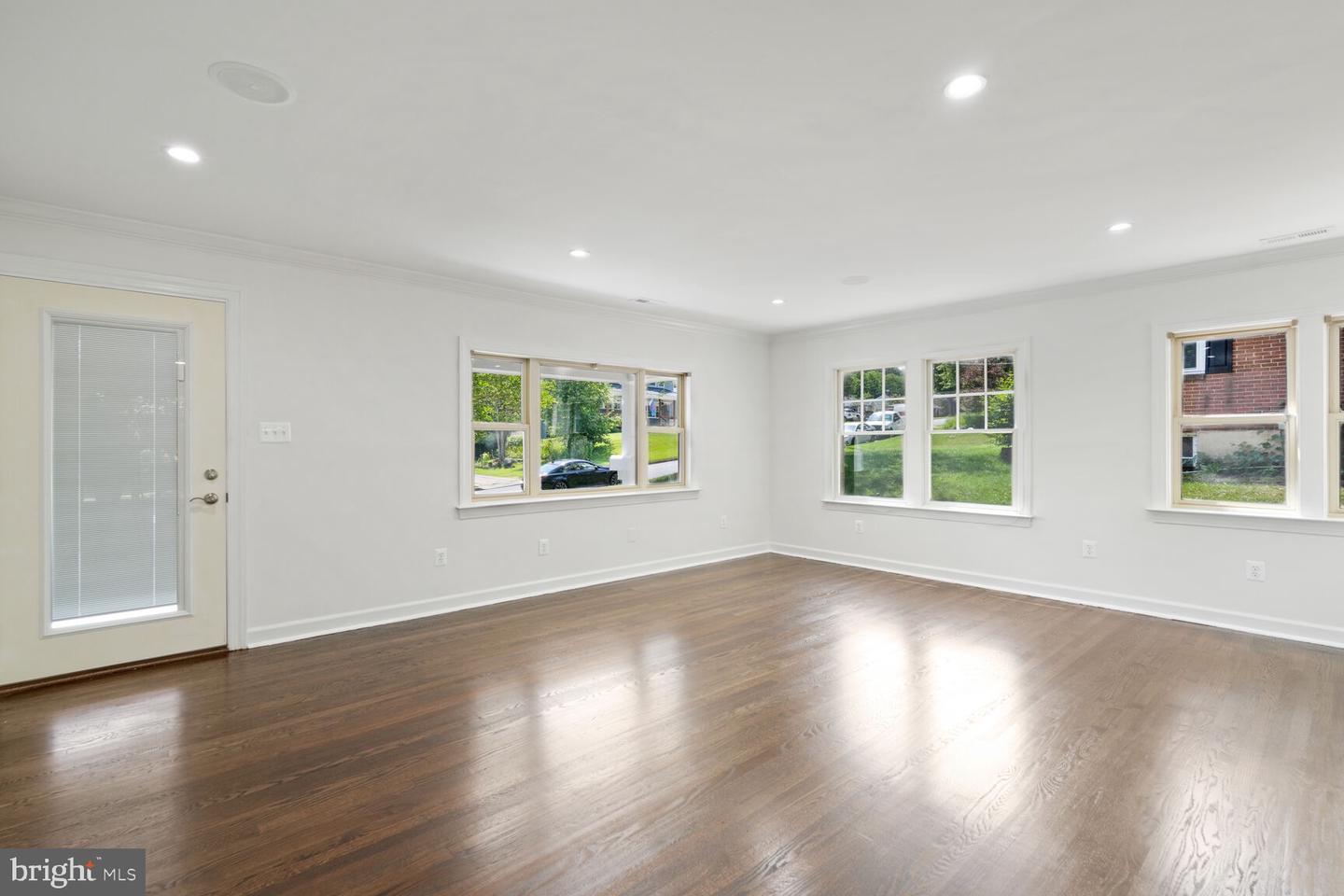 6106 HOUSTON CT, ALEXANDRIA, Virginia 22310, 2 Bedrooms Bedrooms, ,2 BathroomsBathrooms,Residential,For sale,6106 HOUSTON CT,VAFX2244408 MLS # VAFX2244408