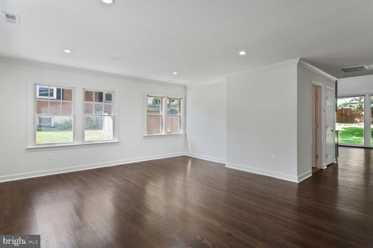 6106 HOUSTON CT, ALEXANDRIA, Virginia 22310, 2 Bedrooms Bedrooms, ,2 BathroomsBathrooms,Residential,For sale,6106 HOUSTON CT,VAFX2244408 MLS # VAFX2244408