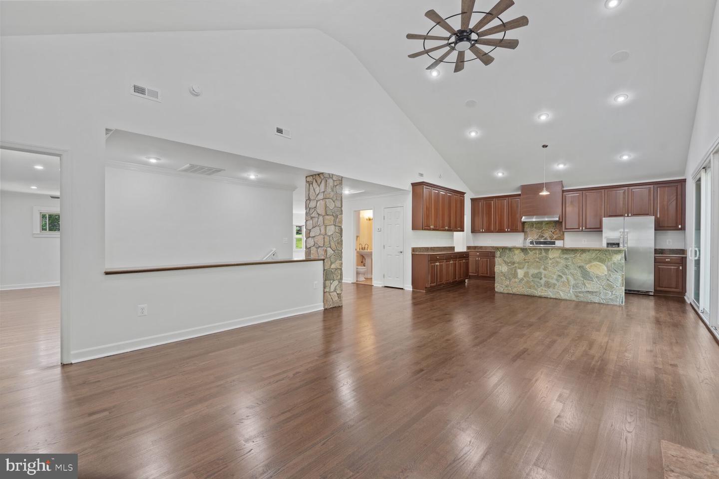 6106 HOUSTON CT, ALEXANDRIA, Virginia 22310, 2 Bedrooms Bedrooms, ,2 BathroomsBathrooms,Residential,For sale,6106 HOUSTON CT,VAFX2244408 MLS # VAFX2244408