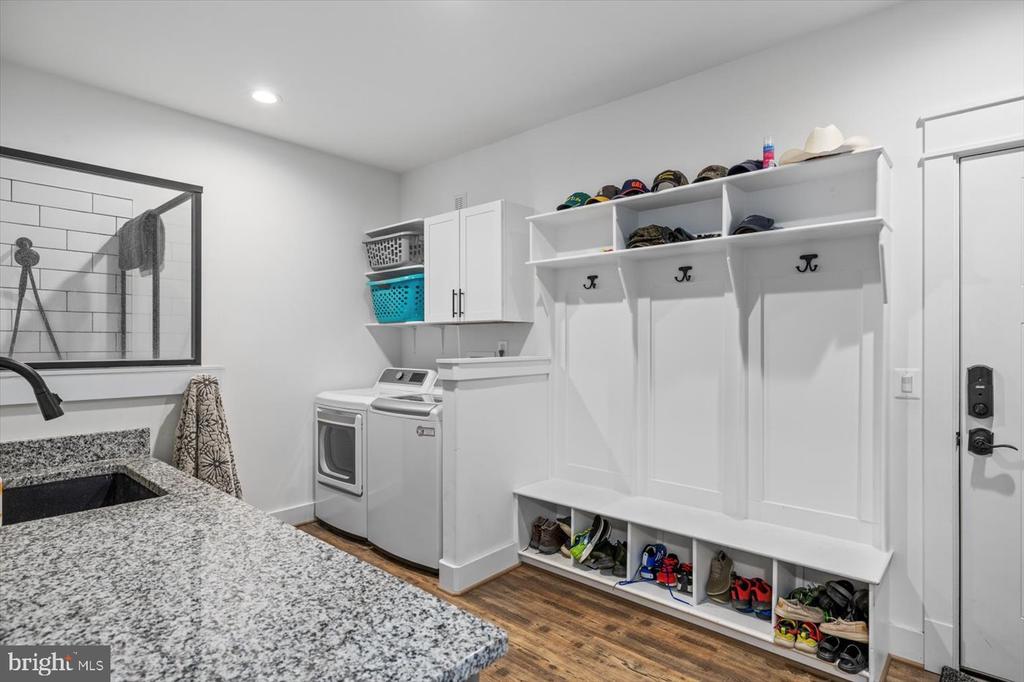 10815 DOWNTON AVE, SPOTSYLVANIA, Virginia 22553, 6 Bedrooms Bedrooms, ,4 BathroomsBathrooms,Residential,10815 DOWNTON AVE,VASP2033596 MLS # VASP2033596