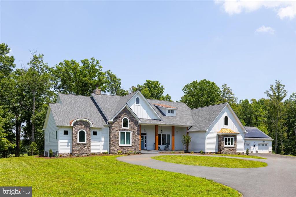 10815 DOWNTON AVE, SPOTSYLVANIA, Virginia 22553, 6 Bedrooms Bedrooms, ,4 BathroomsBathrooms,Residential,10815 DOWNTON AVE,VASP2033596 MLS # VASP2033596