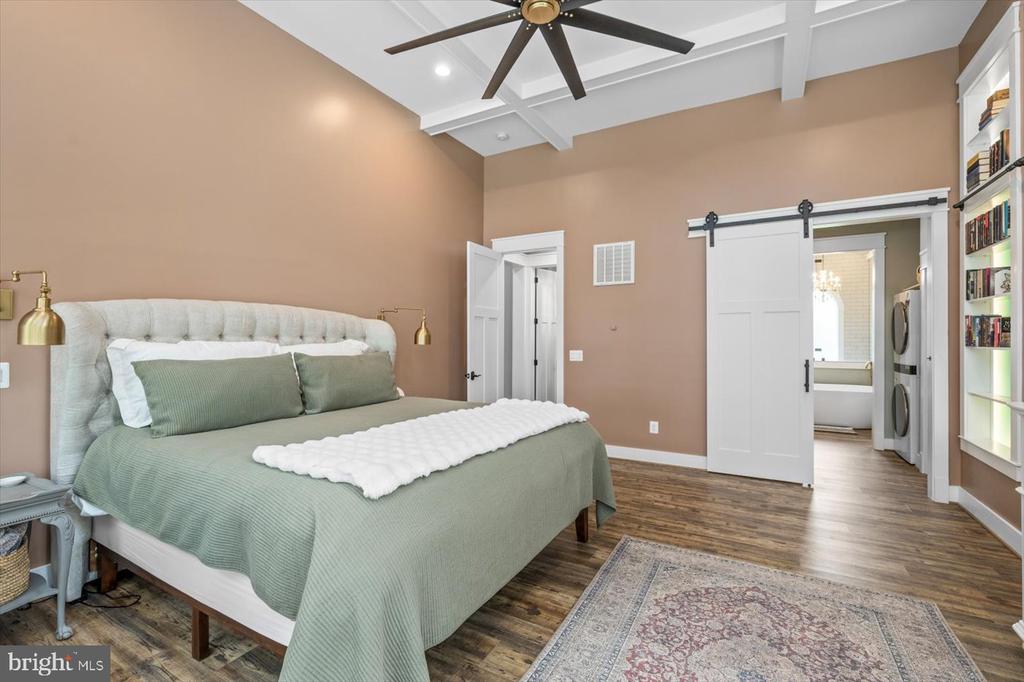 10815 DOWNTON AVE, SPOTSYLVANIA, Virginia 22553, 6 Bedrooms Bedrooms, ,4 BathroomsBathrooms,Residential,10815 DOWNTON AVE,VASP2033596 MLS # VASP2033596