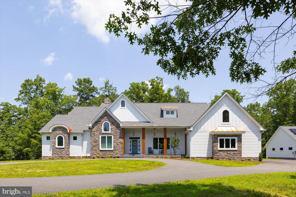 10815 DOWNTON AVE, SPOTSYLVANIA, Virginia 22553, 6 Bedrooms Bedrooms, ,4 BathroomsBathrooms,Residential,10815 DOWNTON AVE,VASP2033596 MLS # VASP2033596