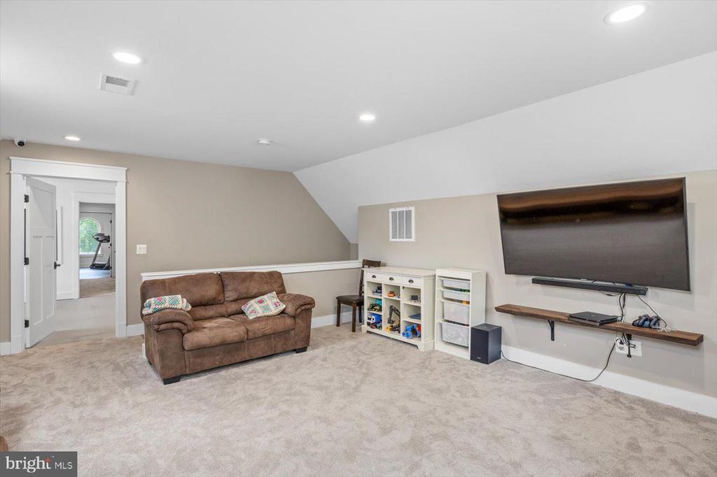 10815 DOWNTON AVE, SPOTSYLVANIA, Virginia 22553, 6 Bedrooms Bedrooms, ,4 BathroomsBathrooms,Residential,10815 DOWNTON AVE,VASP2033596 MLS # VASP2033596
