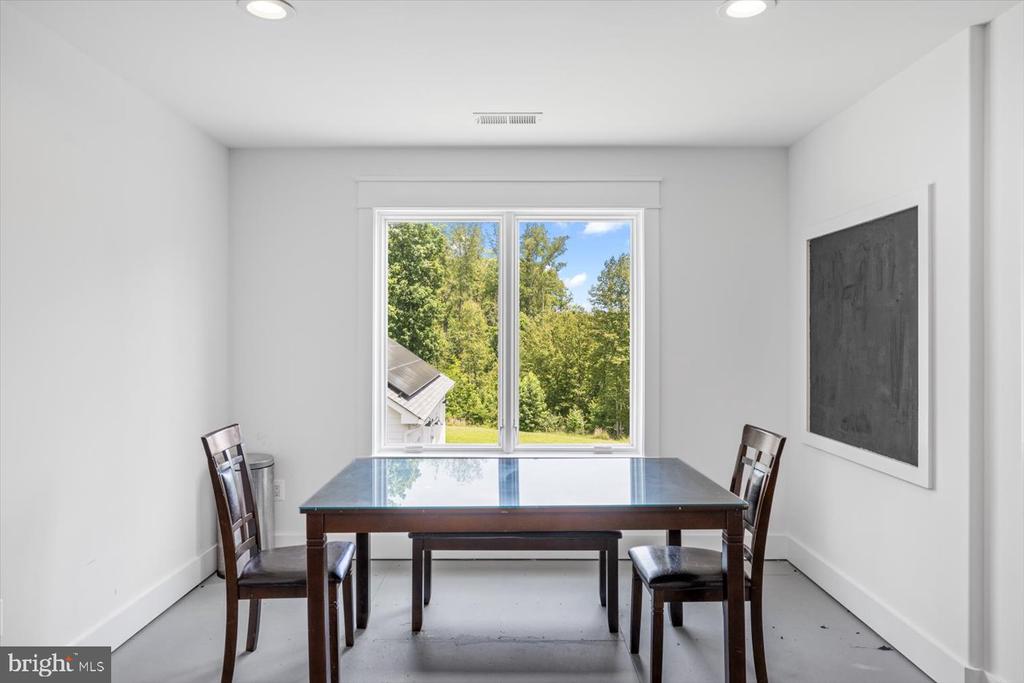 10815 DOWNTON AVE, SPOTSYLVANIA, Virginia 22553, 6 Bedrooms Bedrooms, ,4 BathroomsBathrooms,Residential,10815 DOWNTON AVE,VASP2033596 MLS # VASP2033596