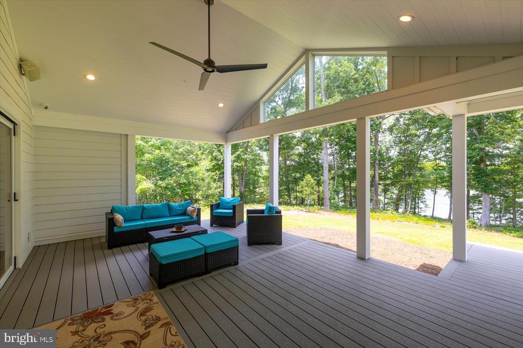 10815 DOWNTON AVE, SPOTSYLVANIA, Virginia 22553, 6 Bedrooms Bedrooms, ,4 BathroomsBathrooms,Residential,10815 DOWNTON AVE,VASP2033596 MLS # VASP2033596