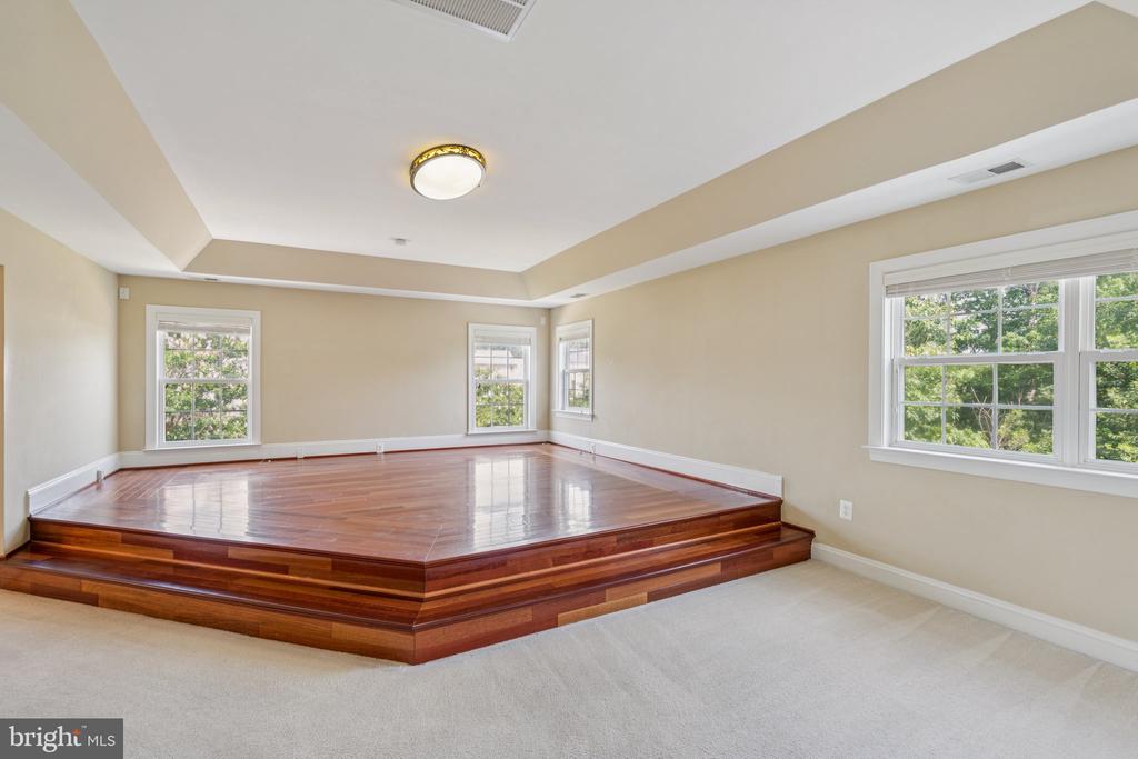 10300 POWDERHORN DR, SPOTSYLVANIA, Virginia 22553, 5 Bedrooms Bedrooms, ,3 BathroomsBathrooms,Residential,BRECKENRIDGE,10300 POWDERHORN DR,VASP2033818 MLS # VASP2033818